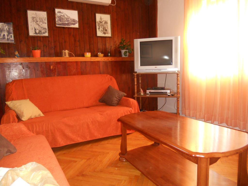 Apartment Guste 希贝尼克 客房 照片